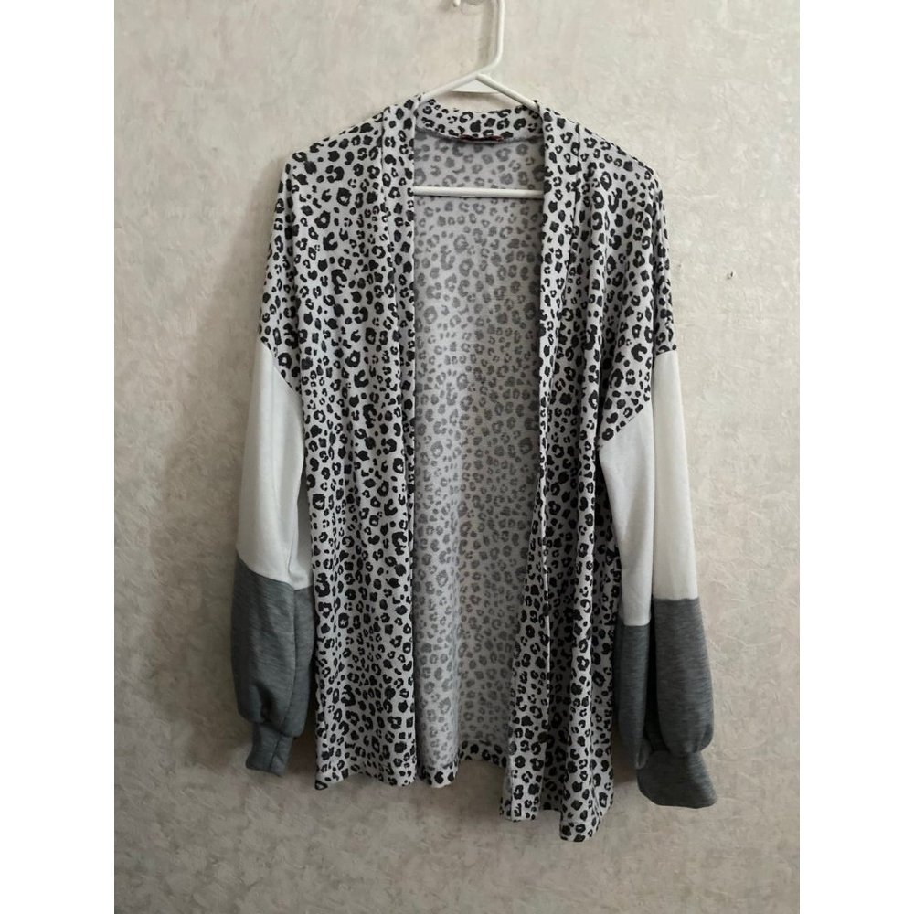 Andree by Unit women’s large animal print cardigan